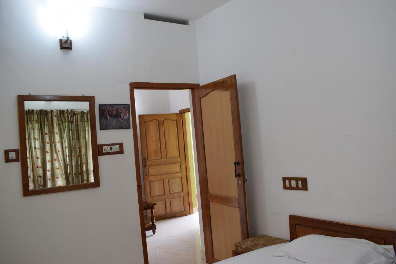 Oriole Homestay Thekkady Eksteriør billede